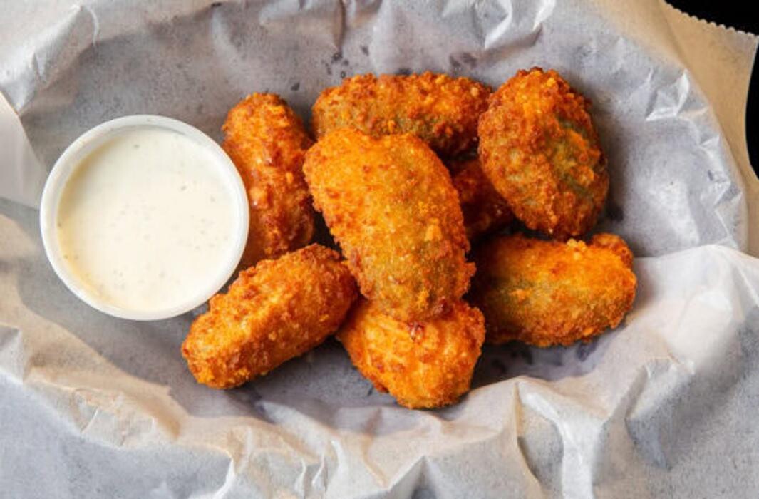 Images Hotshots Sports Bar & Grill