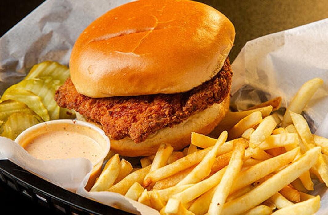 Images Hotshots Sports Bar & Grill