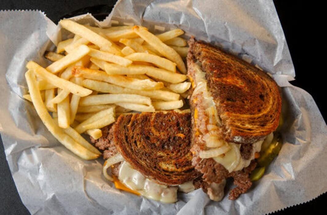 Images Hotshots Sports Bar & Grill