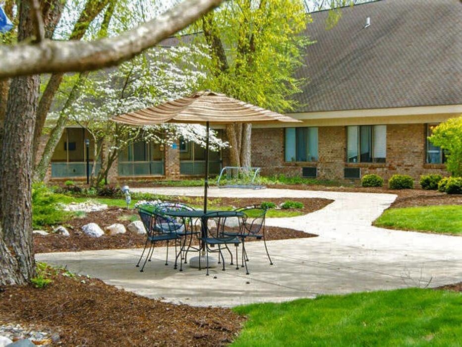 Images Majestic Care of Lafayette