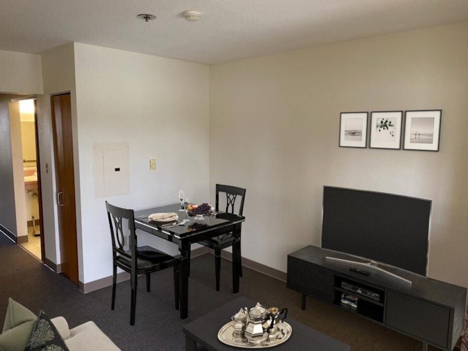 Images Majestic Care of Toledo Assisted Living