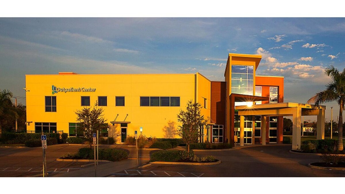 Images Lee Health Outpatient Center at Surfside