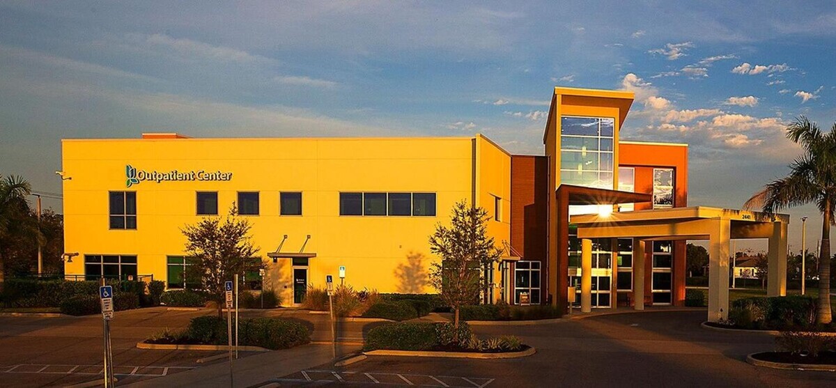 Images Lee Health Outpatient Center at Surfside