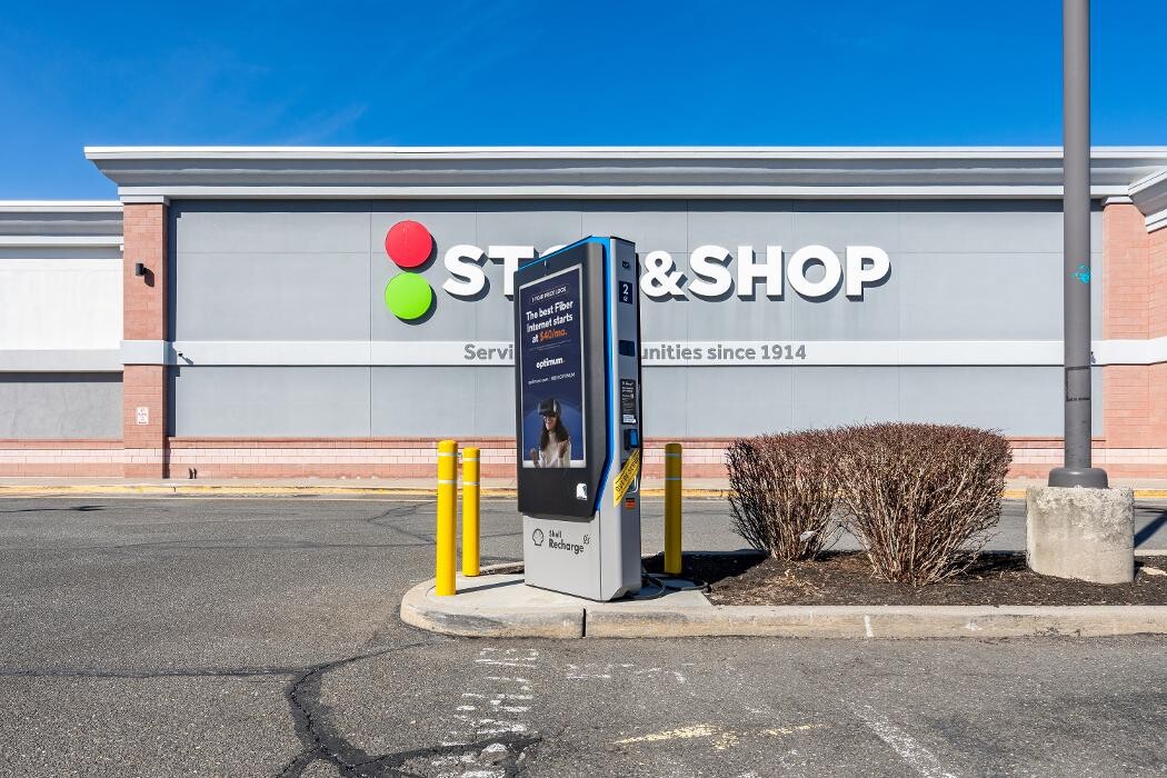 Images Shell Recharge Charging Station