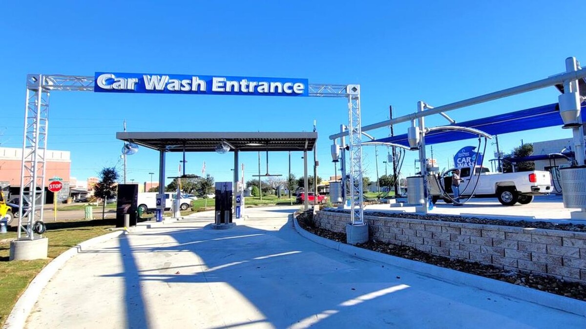 Images ClearWater Express Wash