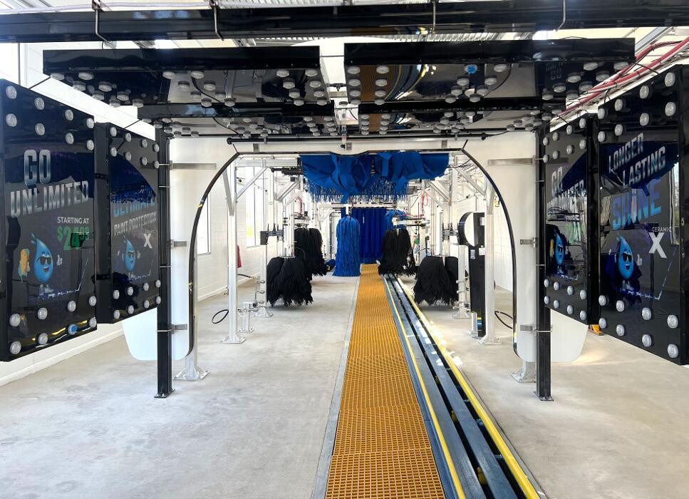Images ClearWater Express Wash