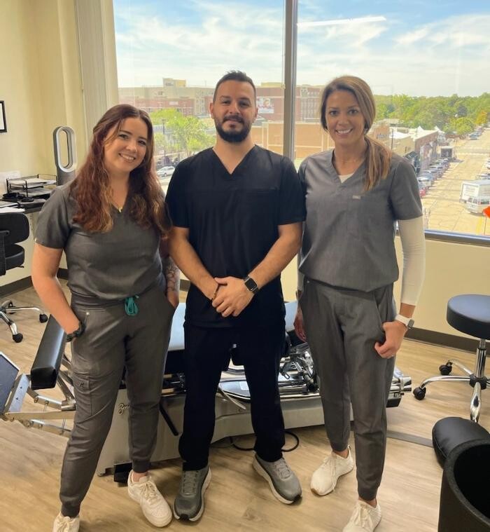 Images Chirostretch Naperville