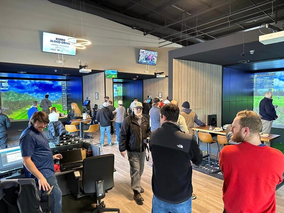 Images Pin Seeker Indoor Golf