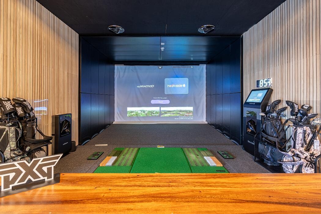 Images Pin Seeker Indoor Golf
