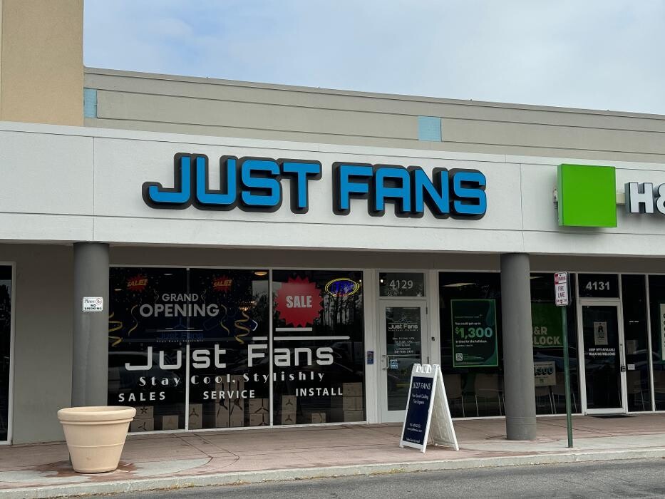 Images Just Fans Venice Showroom