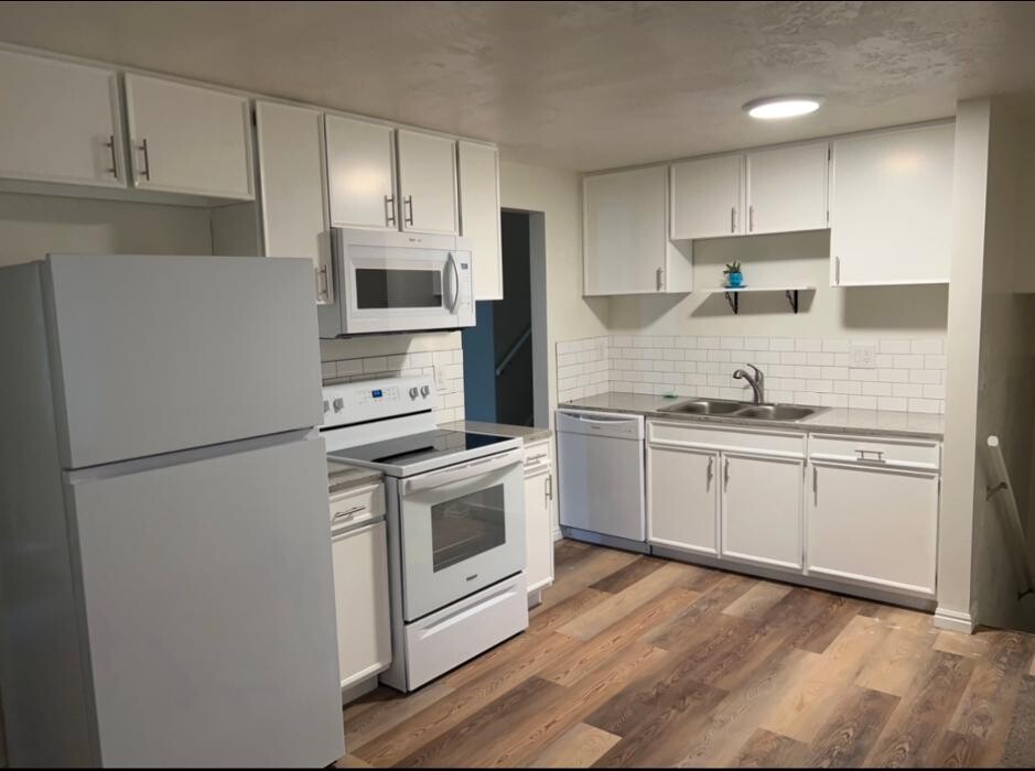 Images StrongHER Home Improvement