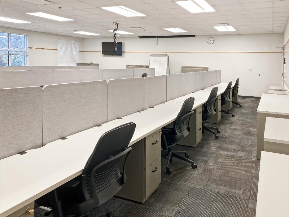 Images Regus Tech Data Drive