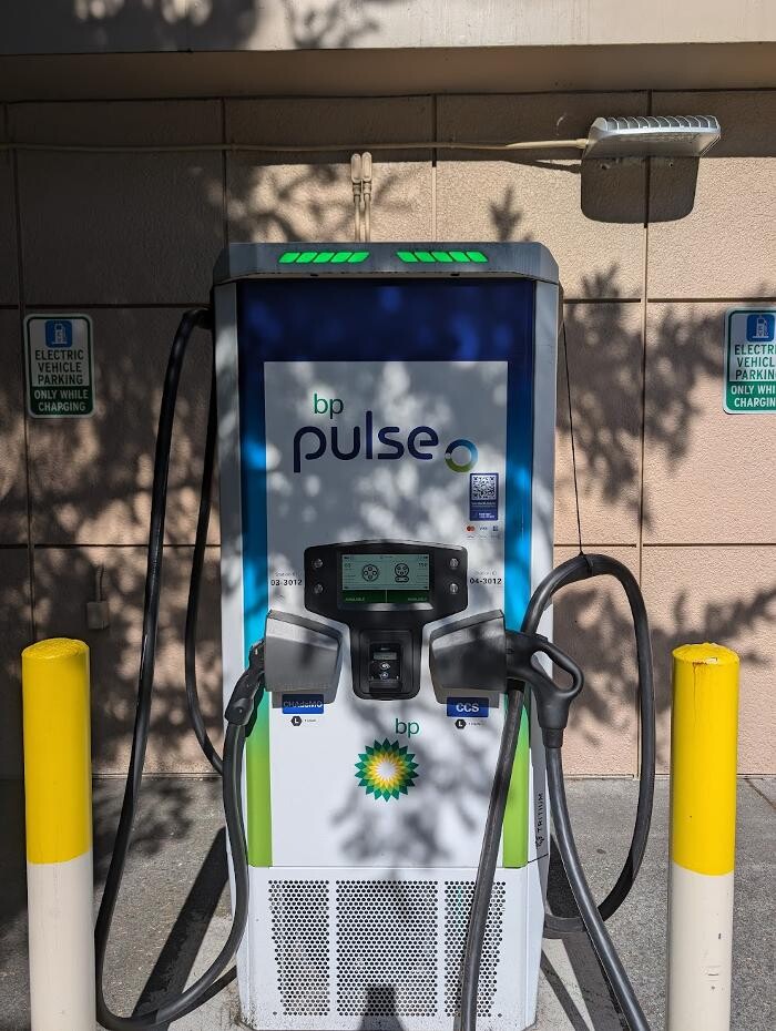 Images bp pulse Charging Station