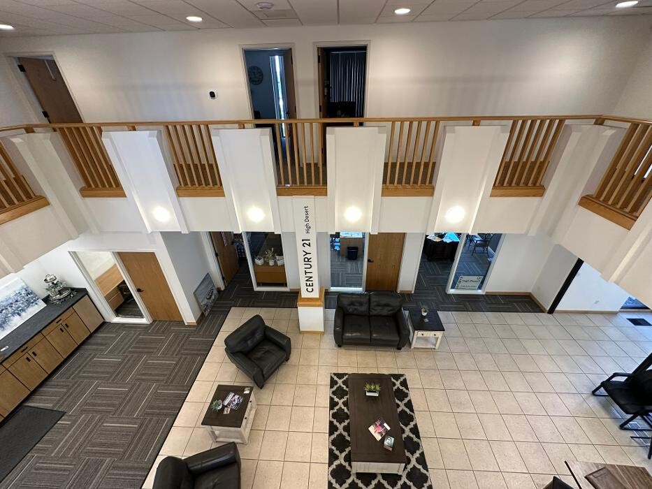 Images Century 21 High Desert