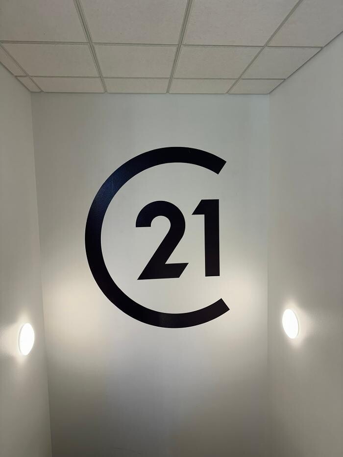 Images Century 21 High Desert