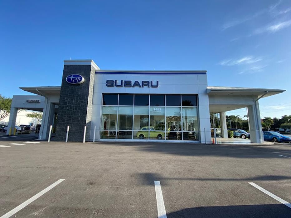 Images Subaru of Naples Service Department