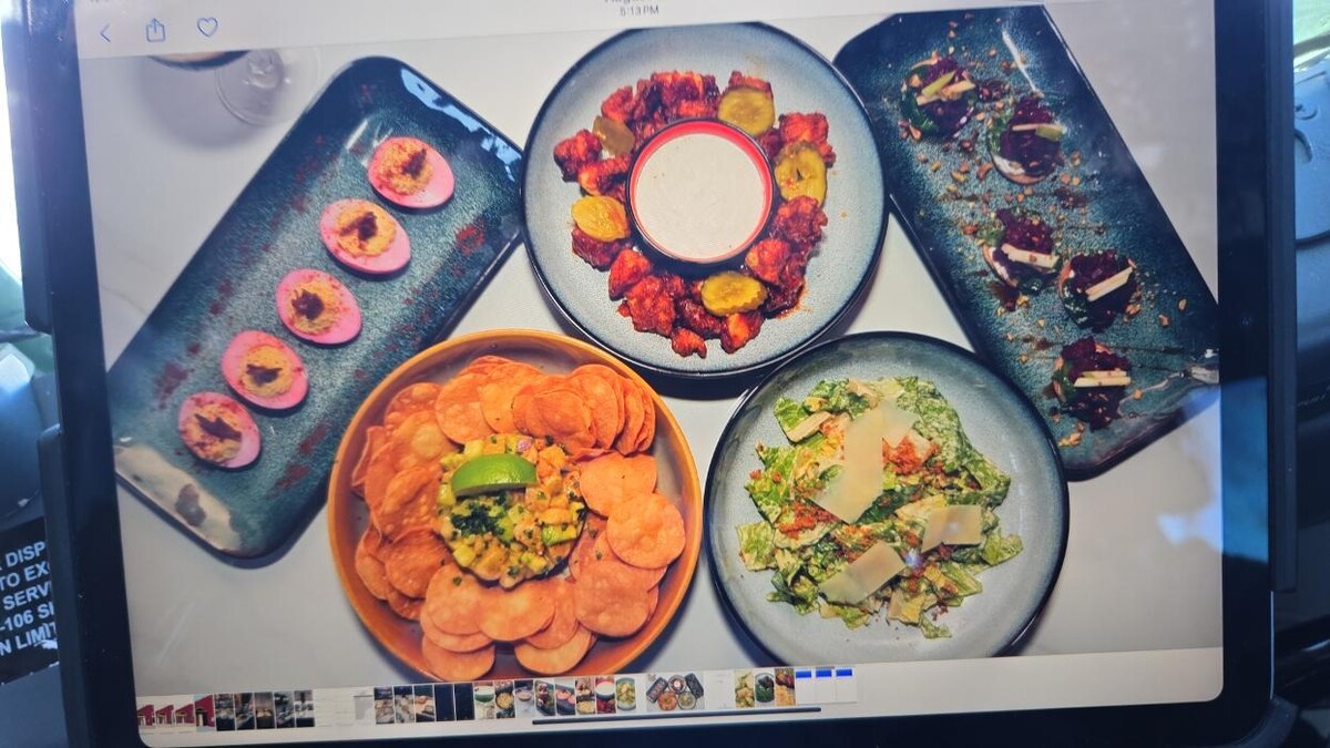 Images Scarlet Lounge & Kitchen