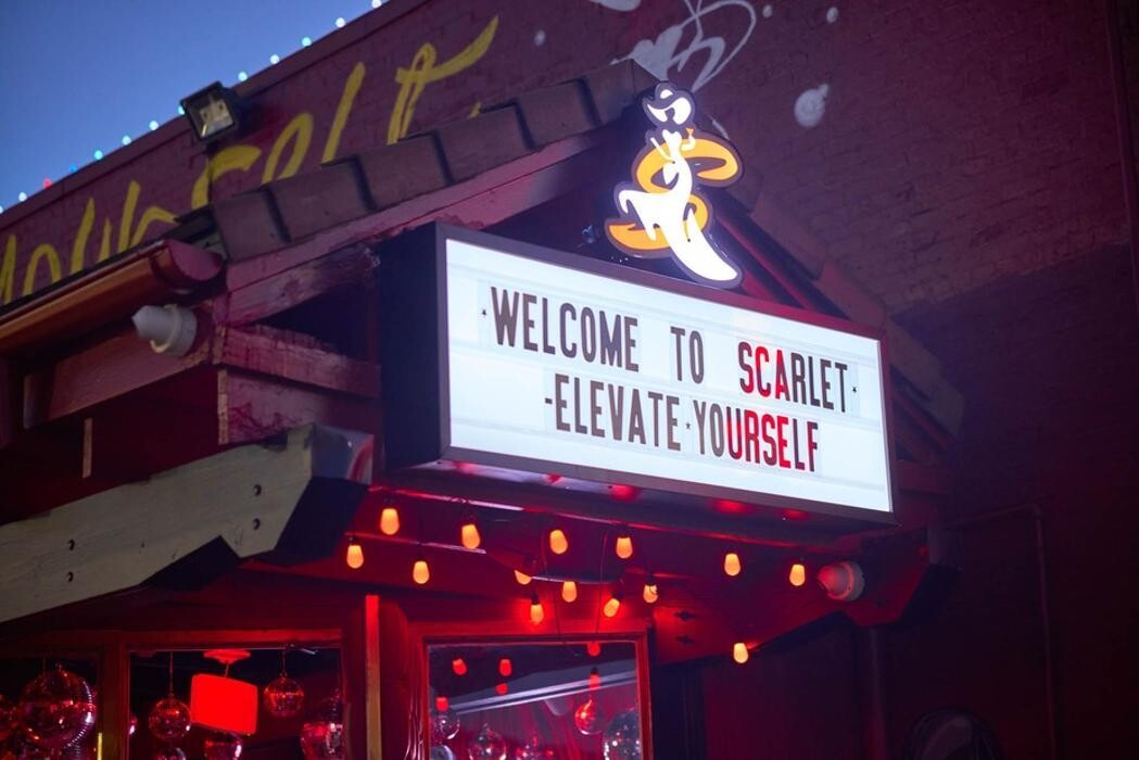 Images Scarlet Lounge & Kitchen