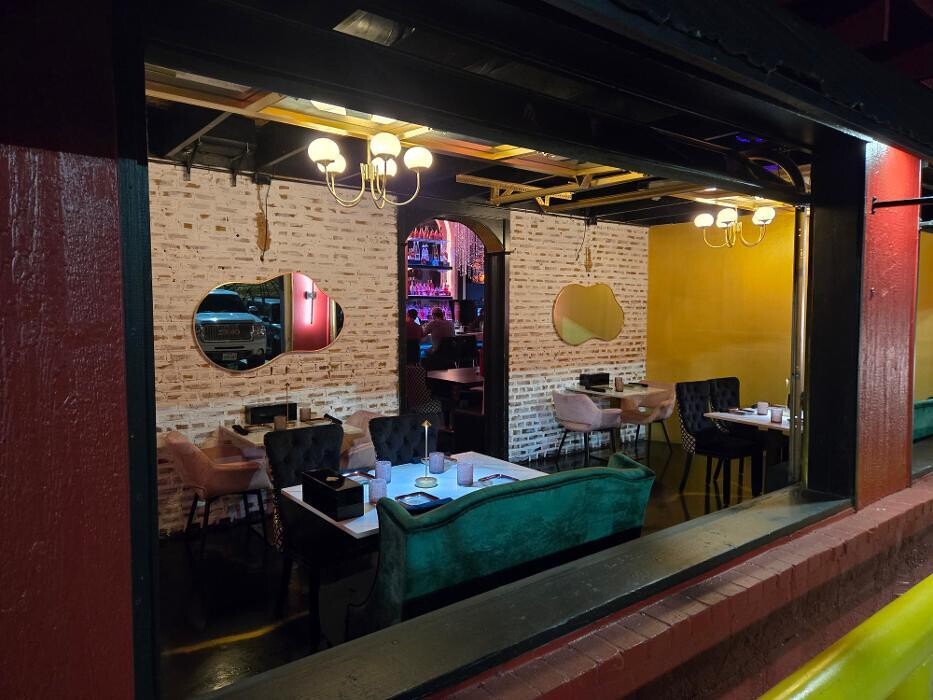 Images Scarlet Lounge & Kitchen