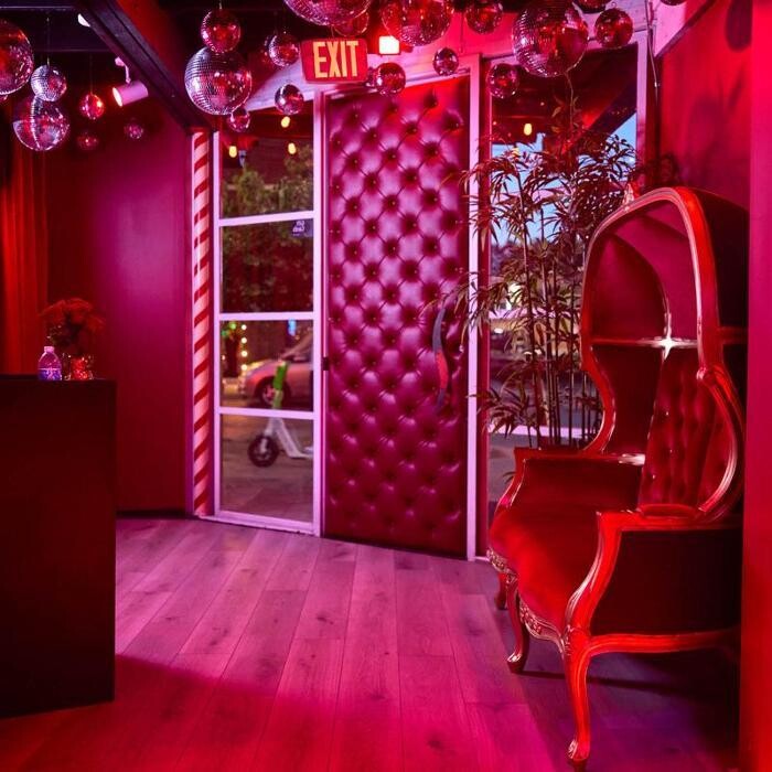 Images Scarlet Lounge & Kitchen