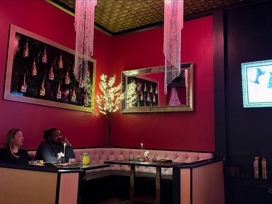 Images Scarlet Lounge & Kitchen