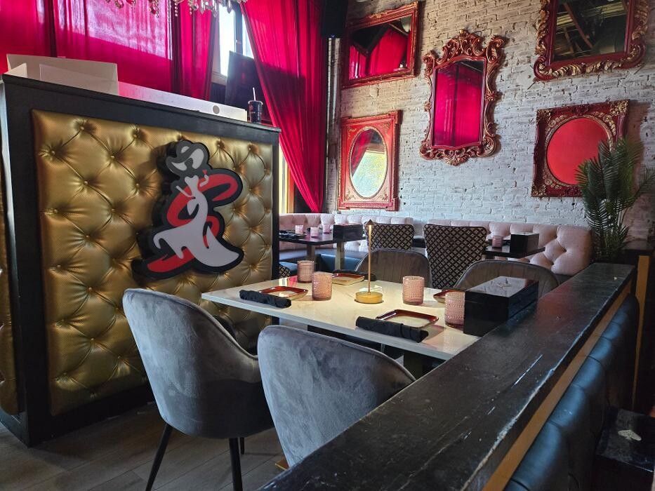 Images Scarlet Lounge & Kitchen