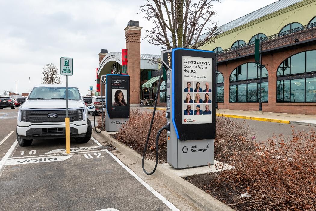 Images Shell Recharge Charging Station