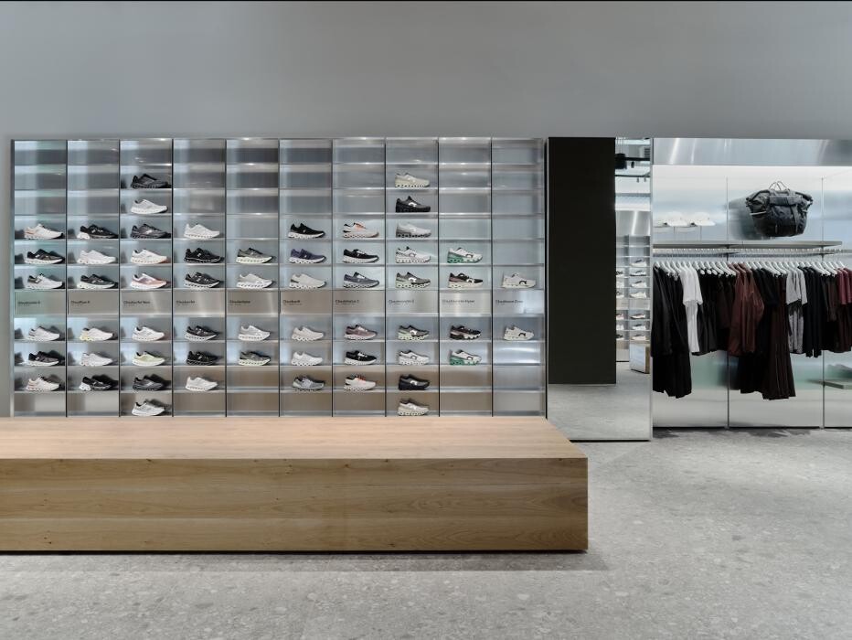 Images On Flagship Store NYC Flatiron