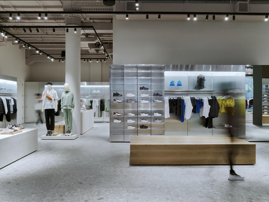 Images On Flagship Store NYC Flatiron