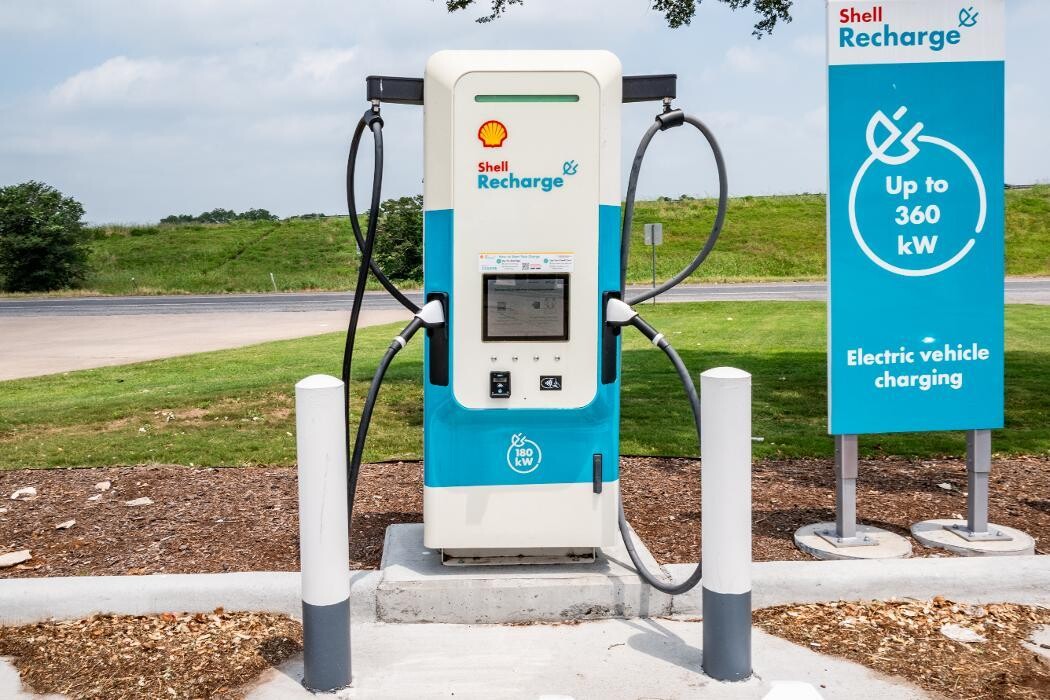 Images Shell Recharge Charging Station