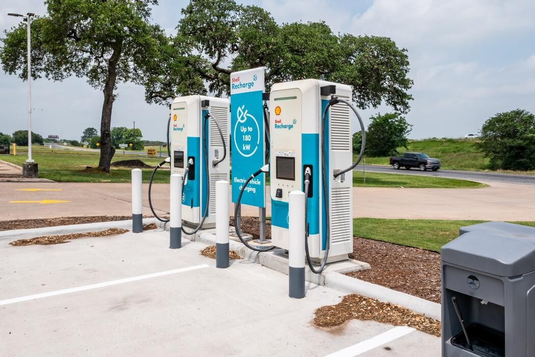 Images Shell Recharge Charging Station