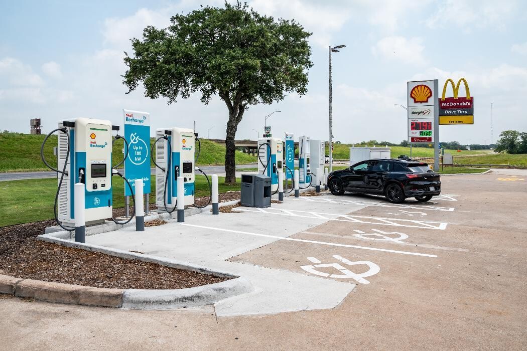 Images Shell Recharge Charging Station