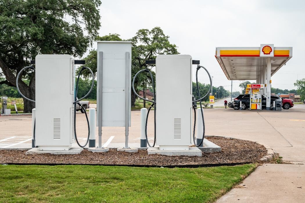 Images Shell Recharge Charging Station