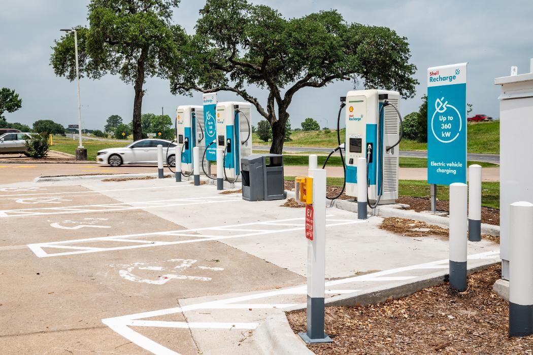 Images Shell Recharge Charging Station