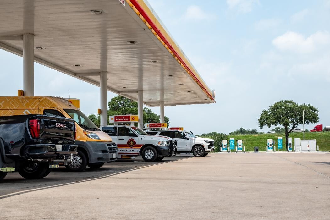 Images Shell Recharge Charging Station
