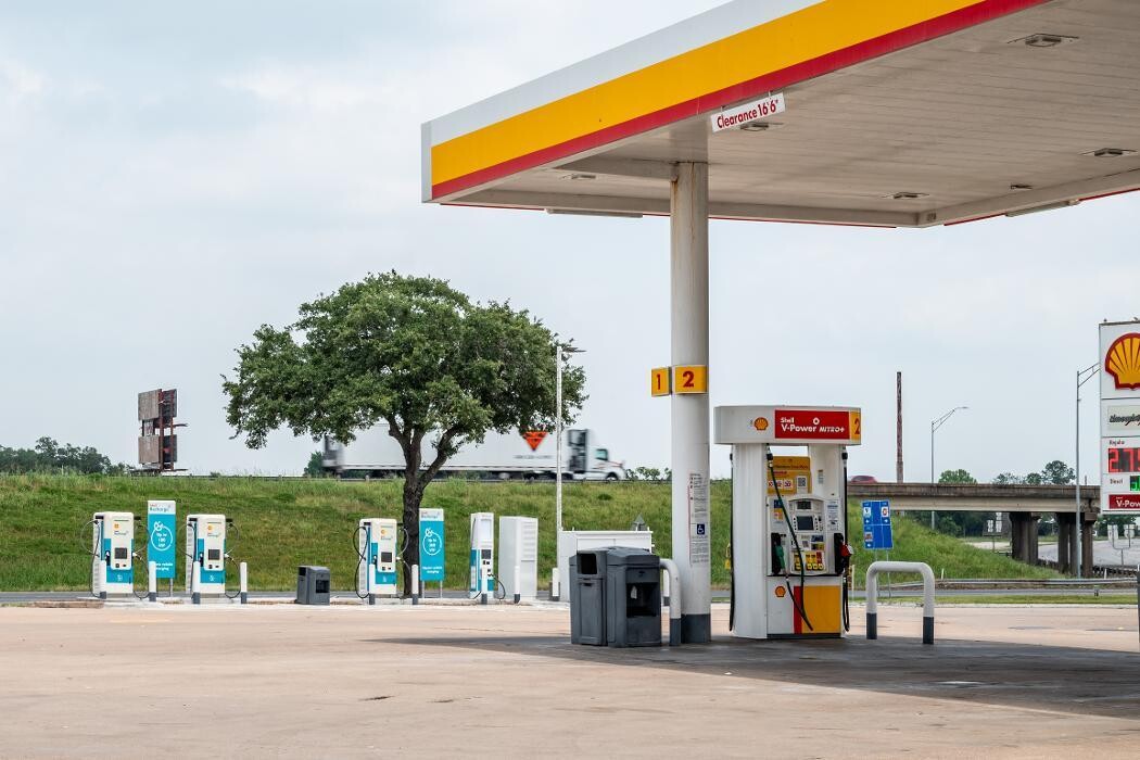 Images Shell Recharge Charging Station