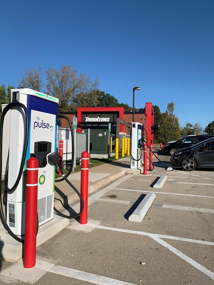 Images bp pulse Charging Station