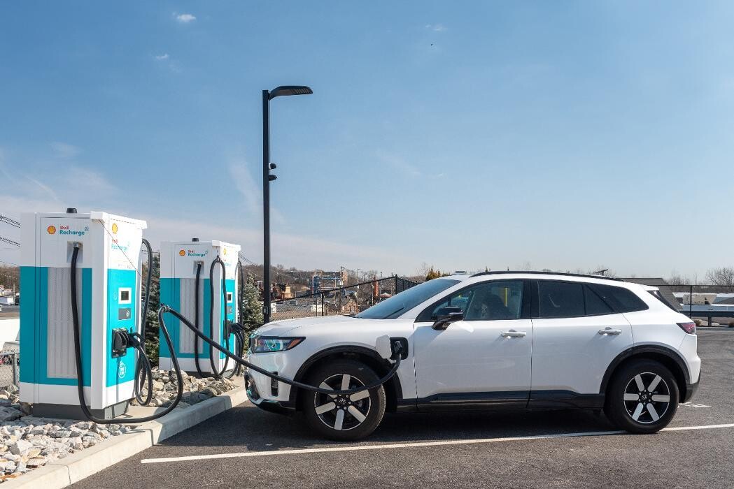 Images Shell Recharge Charging Station