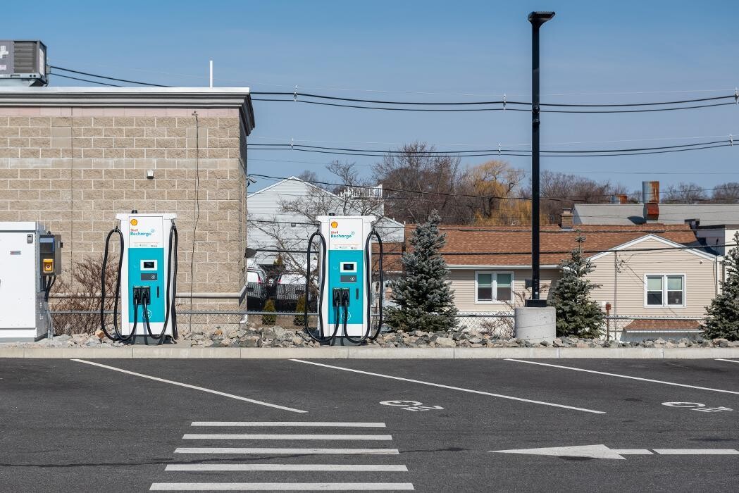 Images Shell Recharge Charging Station
