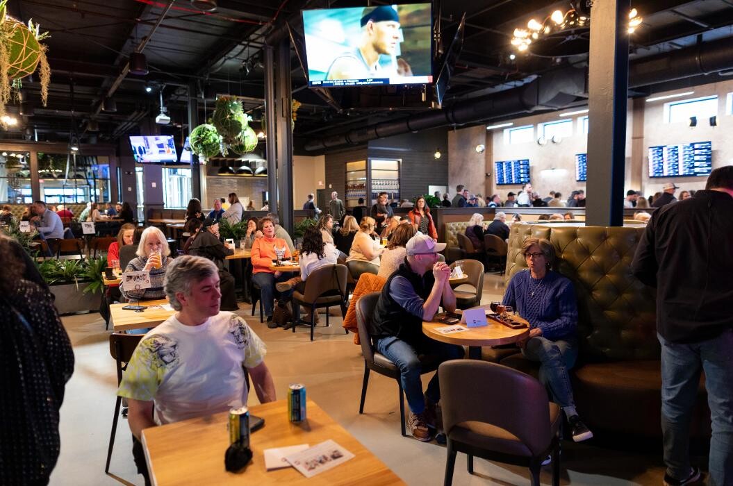 Images Elicit Brewing Co - Fairfield