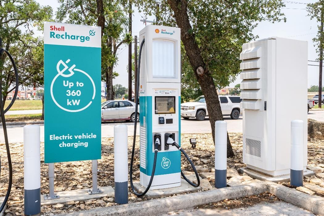 Images Shell Recharge Charging Station