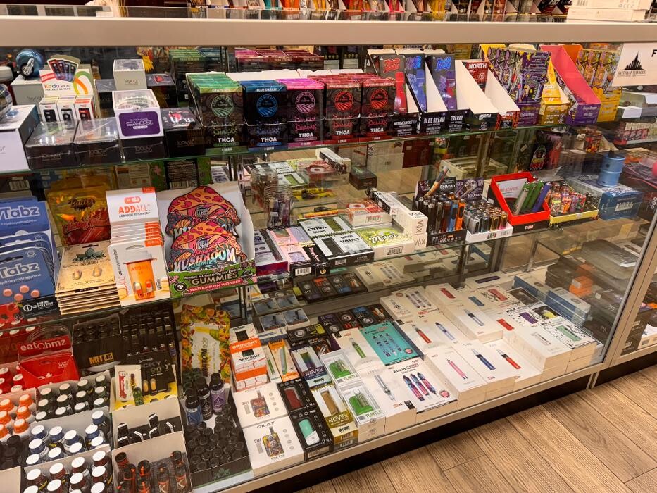 Images GOTHAM TOBACCO AND VAPE