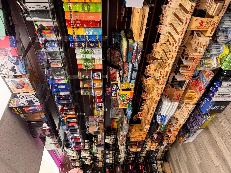 Images GOTHAM TOBACCO AND VAPE