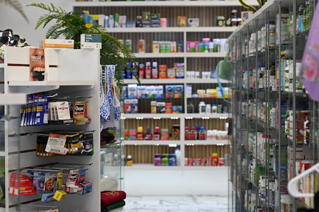 Images FARMACIA LATINA PREMIUM