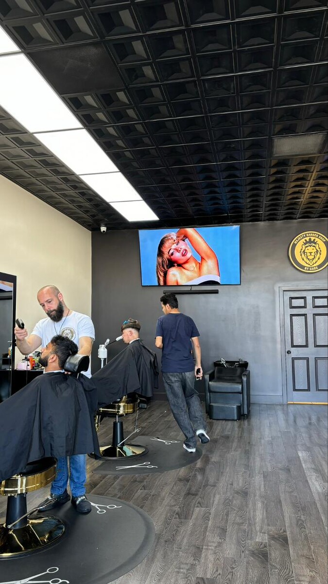 Images Majesty Barbershop
