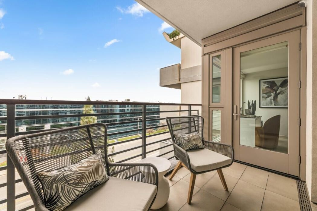 Images Avocet Playa Vista