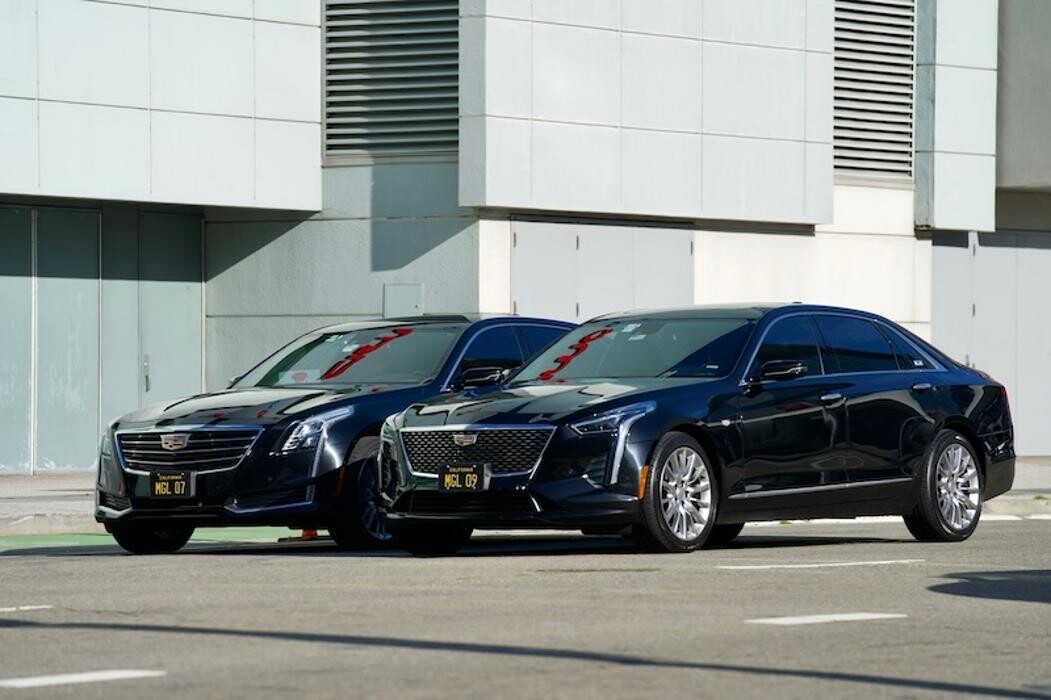 Images MGL Limo - Executive Black Car
