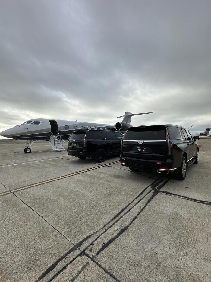 Images MGL Limo - Executive Black Car