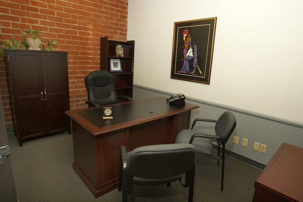 Images C.W. Business Center