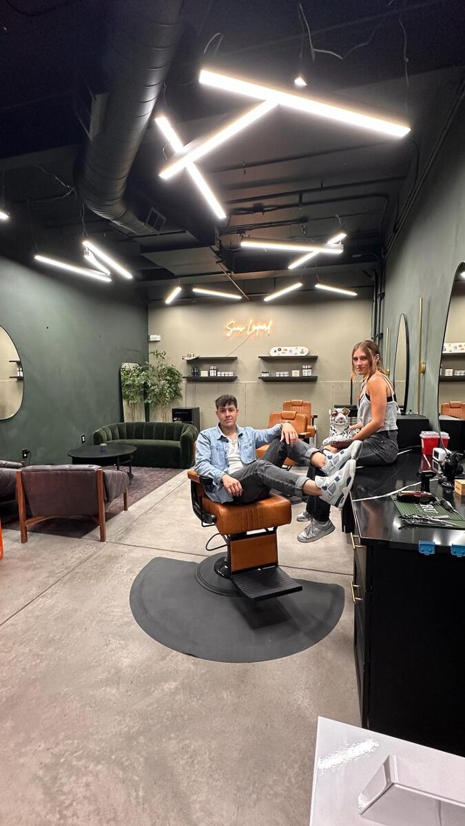 Images Snow Leopard Barbershop - Denver